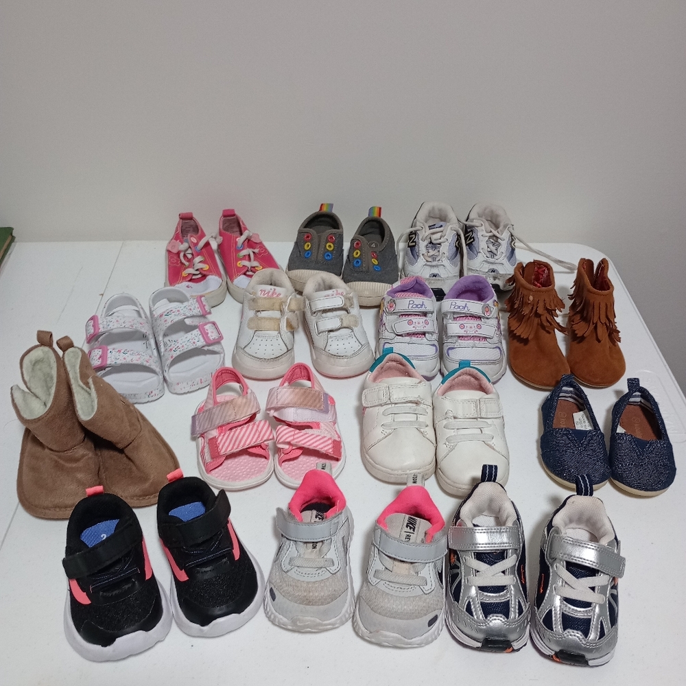 Allllll the shoes 😎👟🥿🩴
